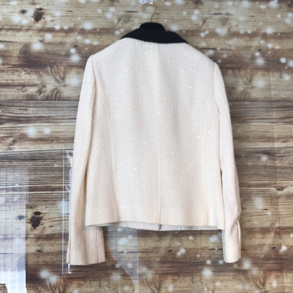 🔥sold🔥Authentic Chanel white sequin blazer-size 38 (med)* - Picture 7 of 16